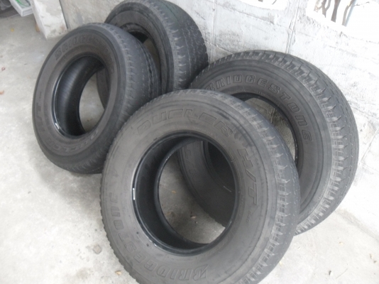 ยาง BRIDGESTONE 265/70R16ปี11 สวยๆ 4 เส้น ราคา 3000 บาท