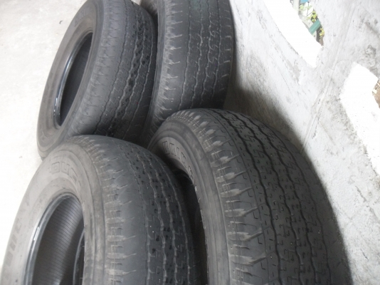 ยาง BRIDGESTONE 265/70R16ปี11 สวยๆ 4 เส้น ราคา 3000 บาท