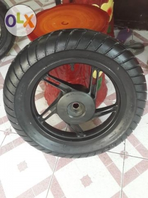 ขายยางใหม่ 140/70/14 deestone