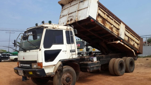 ขายดั้มMITSUBISHI FN527M-TD เครื่อง6D16 พ.เพาเวอร์ เบรกทิฟฟี่ ภายในสวย แอร์เย็น สภาพพร้อมใช้งาน เอกสารพร้อมโอน จัดไฟแนนซ์ได้ เงื่อนไขง่ายๆวันเดียวรับรถ สนใจโทร 090-8588220คุณนะ ID:narong498 หรือ www.truck.in.th/498 หรือfb:ณรงค์ ซื้อขายรถมือสอง(เว็บไซต์ส่ว