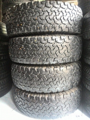 ขายยาง BF Goodrich All-Terrain T/A 30x9.5/15 ปี07 ดอกหนา พร้อมใส่ถ่วง ชุดละ 4,900 บาท