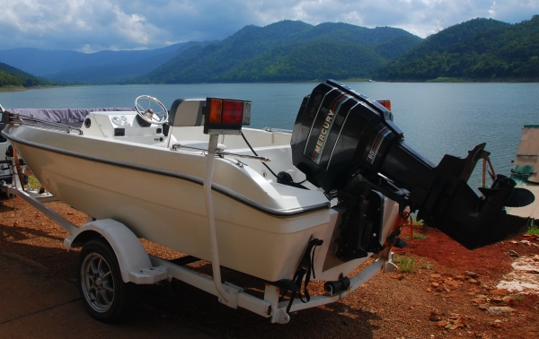 เรือ15.6 ฟุต โมลช่างหลาน เครื่องMERCURY 90 HP พร้อมเทลเลอร์