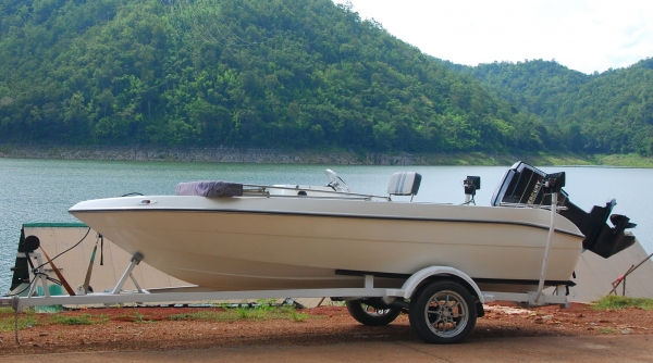 เรือ15.6 ฟุต โมลช่างหลาน เครื่องMERCURY 90 HP พร้อมเทลเลอร์