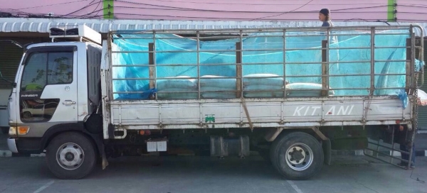 HINO FC 3J 170 HP JO7C หกล้อบรรทุก กระบะคอกเหล็กความยาว 5 เมตรสภาพสวย เครื่องแรงดีแห้งดีไม่มีเยิ้ม หัวเก๋งสมอเงินภายในเก๋งคอนโซลสวยครบ แอร์ พวงมาลัยเพาเวอร์ ระบบเบรคทริ๊ปฟี้ครบครัน ช่วงล่างแน่นคัชซีสวยมากๆครับ ยาง 8.25 ขอบ 16 สภาพดี 70\% พร้อมใช้งาน เอกสาร