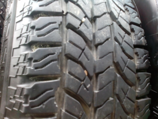 ขายยางขนาด 265/70/16  พร้อมล้อte37x  สภาพนางฟ้าครับ