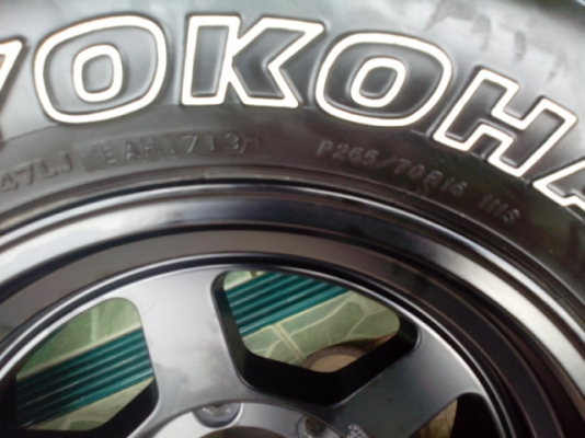 ขายยางขนาด 265/70/16  พร้อมล้อte37x  สภาพนางฟ้าครับ