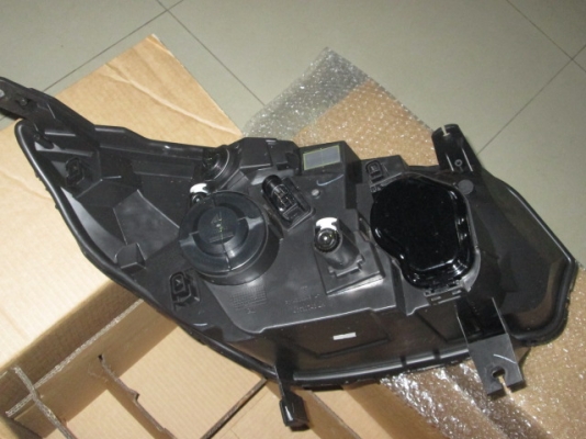 ขายไฟหน้า เชฟโคโลราโด ปี 14 ข้างละ 2000 สภาพ 100\%