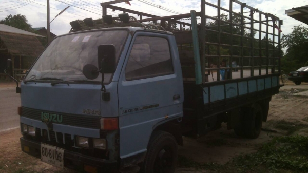 หกล้อ อีซูซุ NKR110ปี38 เกียร์สั้น ประกอบ ยกหัวได้ พ.เพาเวอร์ รถพร้อมใช้งาน ทะเบียนพร้อมโอน