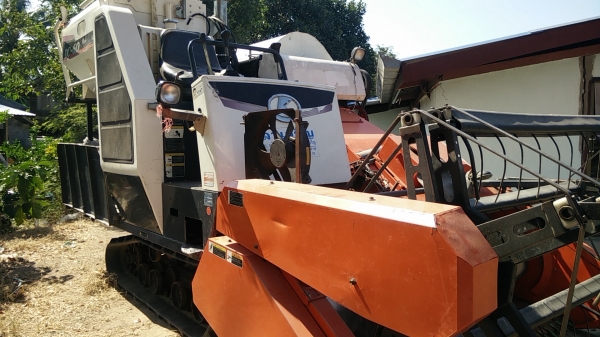 ด่วน!!!ขายรถเกี่ยวข้าวคูโบต้าDc60plus ปี54 ตัวสุดท้าย..พร้อมพ่วงลากราคา 329000 บาท