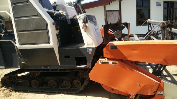 ด่วน!!!ขายรถเกี่ยวข้าวคูโบต้าDc60plus ปี54 ตัวสุดท้าย..พร้อมพ่วงลากราคา 329000 บาท
