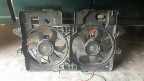 พัดลมแบบดูดของ BOSCH USA. ใบคู่ 2 สปีด ลมแรง