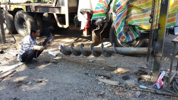 ขายมอเตอร์พร้อมดอกเจาะดินยืดยาวได้5.5เมตร