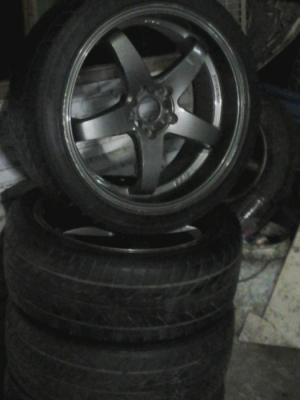 มีแม็กขอบ18x8.5 รู114   4 วงพรัอมยางหน้าหลังขาย