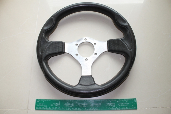 พวงมาลัยแต่งรถซิ่ง สภาพดี ขายถูกๆ 300 บาท