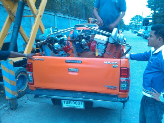 เครื่องตบดิน แบบจิงโจ้ 5 ตัว ขึ้นรถให้เรียบร้อยแล้วนะครับ เตรียมออกสู่ขอนแก่น รอรับได้เลยครับ เครื่องตบดิน แบบจิงโจ้ 5 ตัว ขึ้นรถให้เรียบร้อยแล้วนะครับ เตรียมออกสู่ขอนแก่น รอรับได้เลยครับ