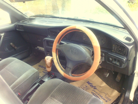 ขายโตโยต้าโคโลน่าเครื่องหัวฉีดเกียรออโต้ ติดแก็ช สีสวย  แอร์เย็น ภาษีไม่ขาด 37000 บาท