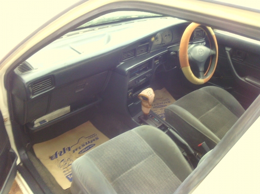 ขายโตโยต้าโคโลน่าเครื่องหัวฉีดเกียรออโต้ ติดแก็ช สีสวย  แอร์เย็น ภาษีไม่ขาด 37000 บาท