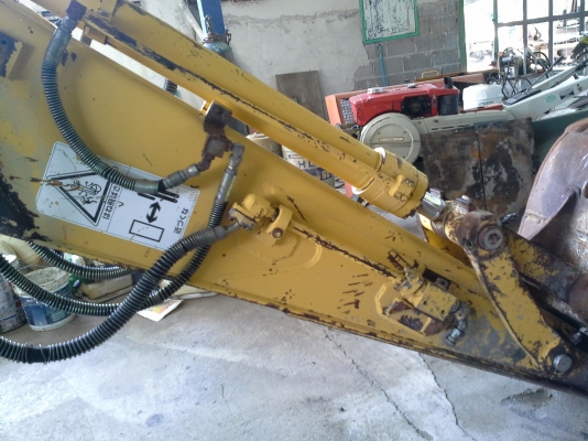 ขายรถแบคโฮ  KOMATSU  PC 130-6 EG  รถนำเข้ายังไม่เคยใช้งานในไทย  เครื่องดี  ปั้มแรง  ไฟฟ้าเต็มแทรคสวยเต็ม  มีแอร์ มีไปพ์ปิ้ง  พร้อมใช้งาน เครื่อง  86 แรงม้า 4 สูบรถสวยราคาไม่แพงค่ะเจ้าของขายเองค่ะ