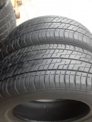 215/65R15  BRIDGESTONE  LEO 627  มี 2 เส้น โทร.081-427-3941