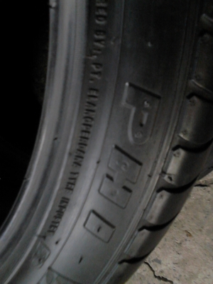 265/35R18 acceiera PHI ปี 2013 มี 2 เส้น TEL.081-427-3941 265/35R18 acceiera PHI ปี 2013 มี 2 เส้น TEL.081-427-3941