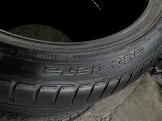 265/35R18 acceiera PHI ปี 2013 มี 2 เส้น TEL.081-427-3941 265/35R18 acceiera PHI ปี 2013 มี 2 เส้น TEL.081-427-3941