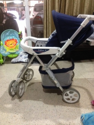 รถเข็นเด็ก COMBI คันใหญ่เเข็งเเรงมากมือสองญี่ปุ่นสภาพสวยพร้อมใช้งาน