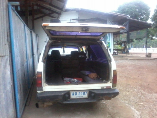 ขาย nissan big-m van 5 dr ขาย nissan big-m van 5 dr