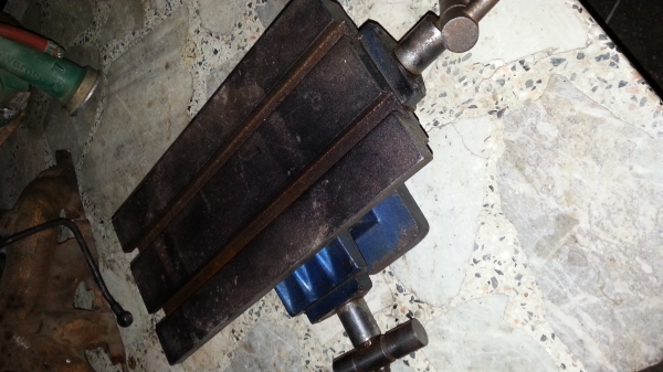 ขายรางสไลด์ จับกับสว่านแท่น ยาว1ฟุต เก่าเก็บ 3,000 สภาพดี