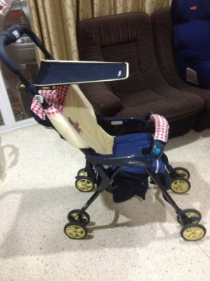 รถเข็นเด็ก COMBI ลายหมีน่ารักมือสองญี่ปุ่นสภาพดีพับเเล้วเล็กมาก รถเข็นเด็ก COMBI ลายหมีน่ารักมือสองญี่ปุ่นสภาพดีพับเเล้วเล็กมาก