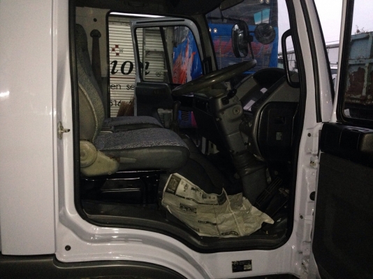 ขายรถ 6 ล้อ HINO FC 4J ตู้บรรทุกยาว5.5 เมตร สภาพพร้อมใช้งาน สนใจติดต่อ 080-4477814 พีรพงษ์