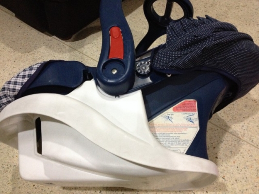 กระเช้าเด็ก COSCO ของ USAเเปลงเป็นเปลโยกได้มีหลังคามือสองญี่ปุ่นสภาพดี กระเช้าเด็ก COSCO ของ USAเเปลงเป็นเปลโยกได้มีหลังคามือสองญี่ปุ่นสภาพดี