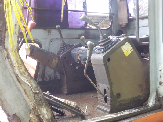 ขายรถแบคโฮ HITACHI EX 200-1 เครื่องเดิมปั้มK3Vช่วงล่างดีพร้อมใช้