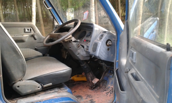 ขาย 6 ล้อ ดั้ม 3 คิว สภาพสวยไม่มีเล่ม ขาย 6 ล้อ ดั้ม 3 คิว สภาพสวยไม่มีเล่ม