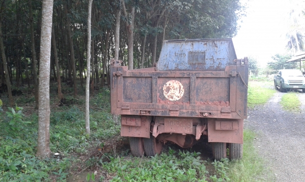 ขาย 6 ล้อ ดั้ม 3 คิว สภาพสวยไม่มีเล่ม ขาย 6 ล้อ ดั้ม 3 คิว สภาพสวยไม่มีเล่ม