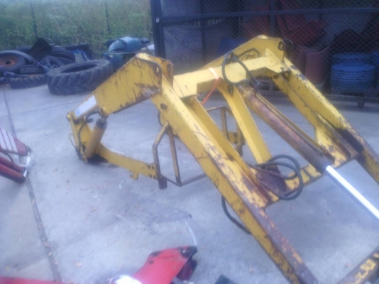 ขายแล้วขอบคุณเฮียต๋อง พิษณุโลกมากครับ ชุดตักหน้ารถไถฟอร์ด 5000-6610ตรงรุ่น  โครงสวยครบ ขายตามสภาพเลยชุดนี้พร้อมคอนโทล พึ่งออกตู้มาสดๆร้อนๆครับp