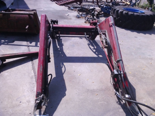 ขายแล้ว ขอบคุณพี่อุดร จ.ศรีสะเกษมากครับ ชุดตักหน้ารถไถฟอร์ด 6610ตรงรุ่น ยี่ห้อMAILLEUX  MX480