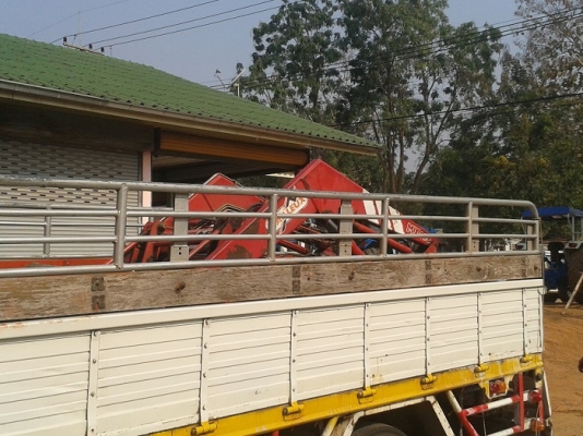 ขายแล้ว ขอบคุณพี่อุดร จ.ศรีสะเกษมากครับ ชุดตักหน้ารถไถฟอร์ด 6610ตรงรุ่น ยี่ห้อMAILLEUX  MX480