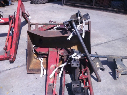 ขายแล้ว ขอบคุณพี่อุดร จ.ศรีสะเกษมากครับ ชุดตักหน้ารถไถฟอร์ด 6610ตรงรุ่น ยี่ห้อMAILLEUX  MX480