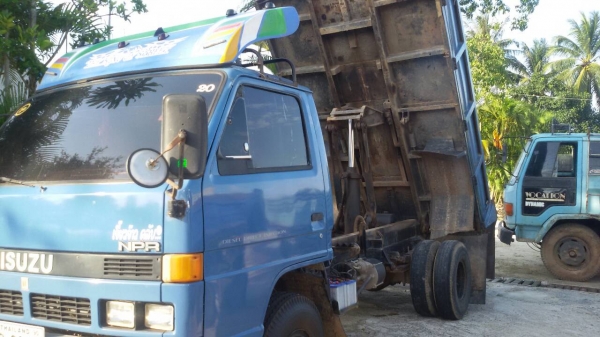 **ซื้อขายแลัวนะครับ***หกล้อ อีซูซุ  NPR115ดั้ม ปี36เกียร์สั้น แอร์เย็นๆ สภาพดีพร้อมใช้งาน ทะเบียนพร้อมโอน&hellip;ได้ทุกจังหวัด ครับ