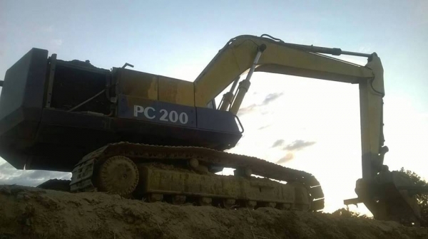 ***ขายแล้วครับขอบคุณ Truck2hand ขายแบคโฮ200 ราคาเบาๆ KOMATSU PC200-3 เครื่องเดิม ปั้มเดิม เครื่องแน่น ปั้มดี แรง ทำงานดี เร็วดี ไม่โหลด บูมอาร์มสวยไม่ปะไม่ดาม บุ้งกี๋หนา เอวดี แน่นดี ไม่แตกไม่ร้าว ช่วงล่าง70-80\% โซ่ดีหนา แทร็กดีครบ เฟรมหนาไม่ผุ โรลเลอร์ดี ***ขายแล้วครับขอบคุณ Truck2hand ขายแบคโฮ200 ราคาเบาๆ KOMATSU PC200-3 เครื่องเดิม ปั้มเดิม เครื่องแน่น ปั้มดี แรง ทำงานดี เร็วดี ไม่โหลด บูมอาร์มสวยไม่ปะไม่ดาม บุ้งกี๋หนา เอวดี แน่นดี ไม่แตกไม่ร้าว ช่วงล่าง70-80\% โซ่ดีหนา แทร็กดีครบ เฟรมหนาไม่ผุ โรลเลอร์ดี