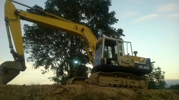 ***ขายแล้วครับขอบคุณ Truck2hand ขายแบคโฮ200 ราคาเบาๆ KOMATSU PC200-3 เครื่องเดิม ปั้มเดิม เครื่องแน่น ปั้มดี แรง ทำงานดี เร็วดี ไม่โหลด บูมอาร์มสวยไม่ปะไม่ดาม บุ้งกี๋หนา เอวดี แน่นดี ไม่แตกไม่ร้าว ช่วงล่าง70-80\% โซ่ดีหนา แทร็กดีครบ เฟรมหนาไม่ผุ โรลเลอร์ดี ***ขายแล้วครับขอบคุณ Truck2hand ขายแบคโฮ200 ราคาเบาๆ KOMATSU PC200-3 เครื่องเดิม ปั้มเดิม เครื่องแน่น ปั้มดี แรง ทำงานดี เร็วดี ไม่โหลด บูมอาร์มสวยไม่ปะไม่ดาม บุ้งกี๋หนา เอวดี แน่นดี ไม่แตกไม่ร้าว ช่วงล่าง70-80\% โซ่ดีหนา แทร็กดีครบ เฟรมหนาไม่ผุ โรลเลอร์ดี