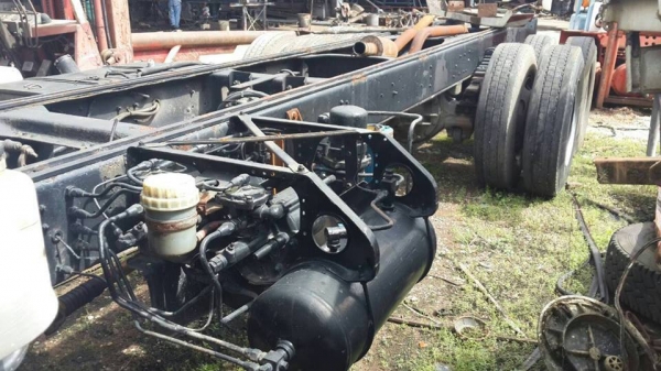 ขายรถสิบล้อเพลาเดียว  เครื่อง6BG เบครทิฟฟี่ พวงมาลัยพาวเวอร์  ทะเบียนพร้อมโอน รถอยู่ชุมพร