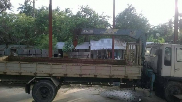 6ล้อ185แรงติดเครน3ตัน HINO KR300 กระบะเหล็ก วางหัวสิงห์ฯ รถสภาพดี เครนสวย