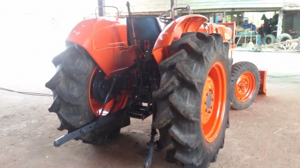 ขายรถไถคูโบต้าL3001มีไบมีดพร้อมใช้งานราคาต่อรองได้นะครับ