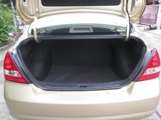 Nissan, tiida 1.6 g sedan โฉม ปี05-12 -0