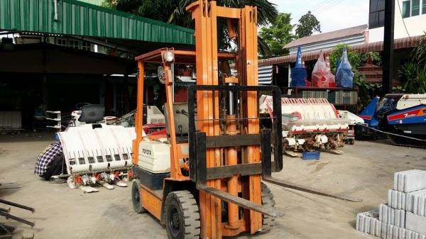 รถโฟล์คลิฟต์ TOYOTA เก่าญี่ปุ่น ขนาด 1.5 ตัน เครื่องยนต์เบนซิน พวงมาลัยเพาเวอร์ ยางตัน ยกสูง 5.5 เมตร สภาพดีพร้อมใช้งาน รถโฟล์คลิฟต์ TOYOTA เก่าญี่ปุ่น ขนาด 1.5 ตัน เครื่องยนต์เบนซิน พวงมาลัยเพาเวอร์ ยางตัน ยกสูง 5.5 เมตร สภาพดีพร้อมใช้งาน