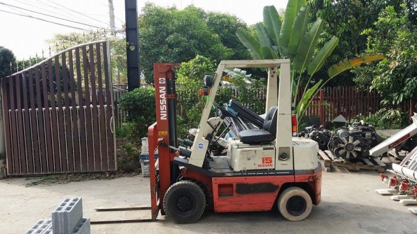 รถโฟล์คลิฟต์  NISSAN เก่าญี่ปุ่น ขนาด 1.5 ตัน เครื่องยนต์เบนซิน พวงมาลัยเพาเวอร์ ยางตัน  ยกสูง 3 เมตร  สภาพดีพร้อมใช้งาน