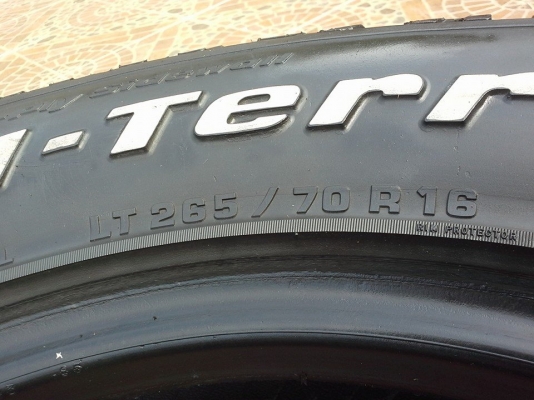 ชุดแรกของปีครับขายยาง bf at 265/70/16 ถูกๆดีๆ 1 ชุดครับ ชุดแรกของปีครับขายยาง bf at 265/70/16 ถูกๆดีๆ 1 ชุดครับ