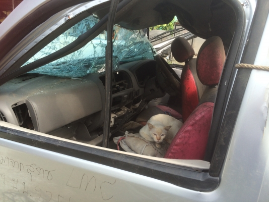 ขายรถอุบัติเหตุ พร้อมเล่มทะเบียน ราคาเบาๆ