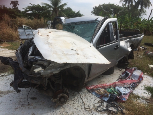 ขายรถอุบัติเหตุ พร้อมเล่มทะเบียน ราคาเบาๆ